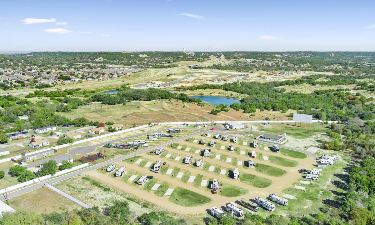 Copperas Cove House | Joy Drive In Movie & RV Resort - Puma - Joy Drive In Movie & RV Resort - Puma
