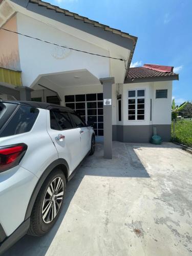 Kampung Gong Kemuntong House | JSS Homestay