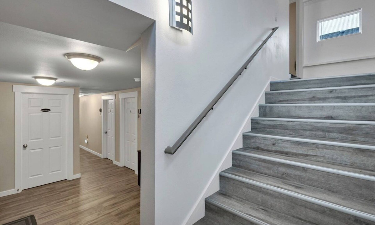 Atlantic House | Judkins Entire Lower Floor - Close to Downtown