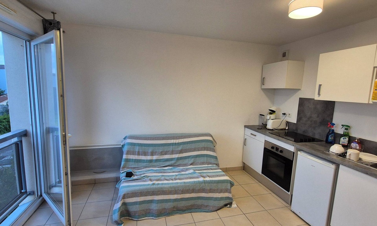 Bron Apartment | Julie's studio