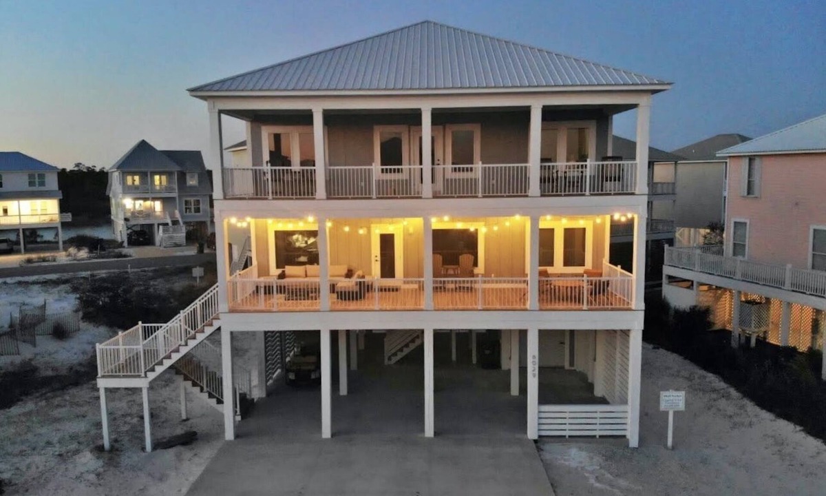 Morgantown House | July 4 Week Open! Custom Home w/Easy Beach Access, 4 Kings