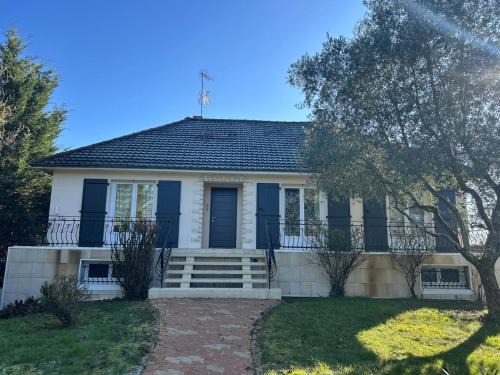 Fontaine-le-Comte House | Jumapi house