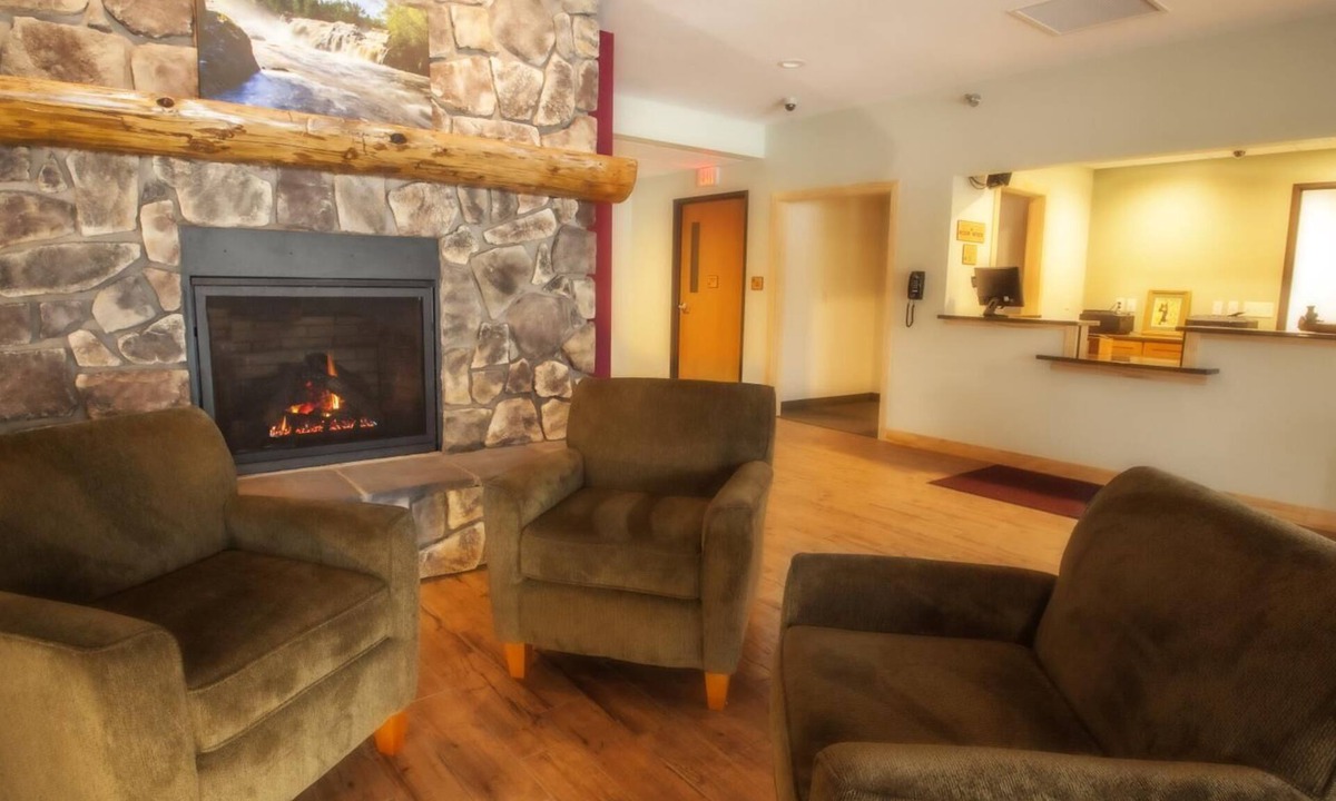 Babbitt Hotel | Junction Inn Suites & Conference Center