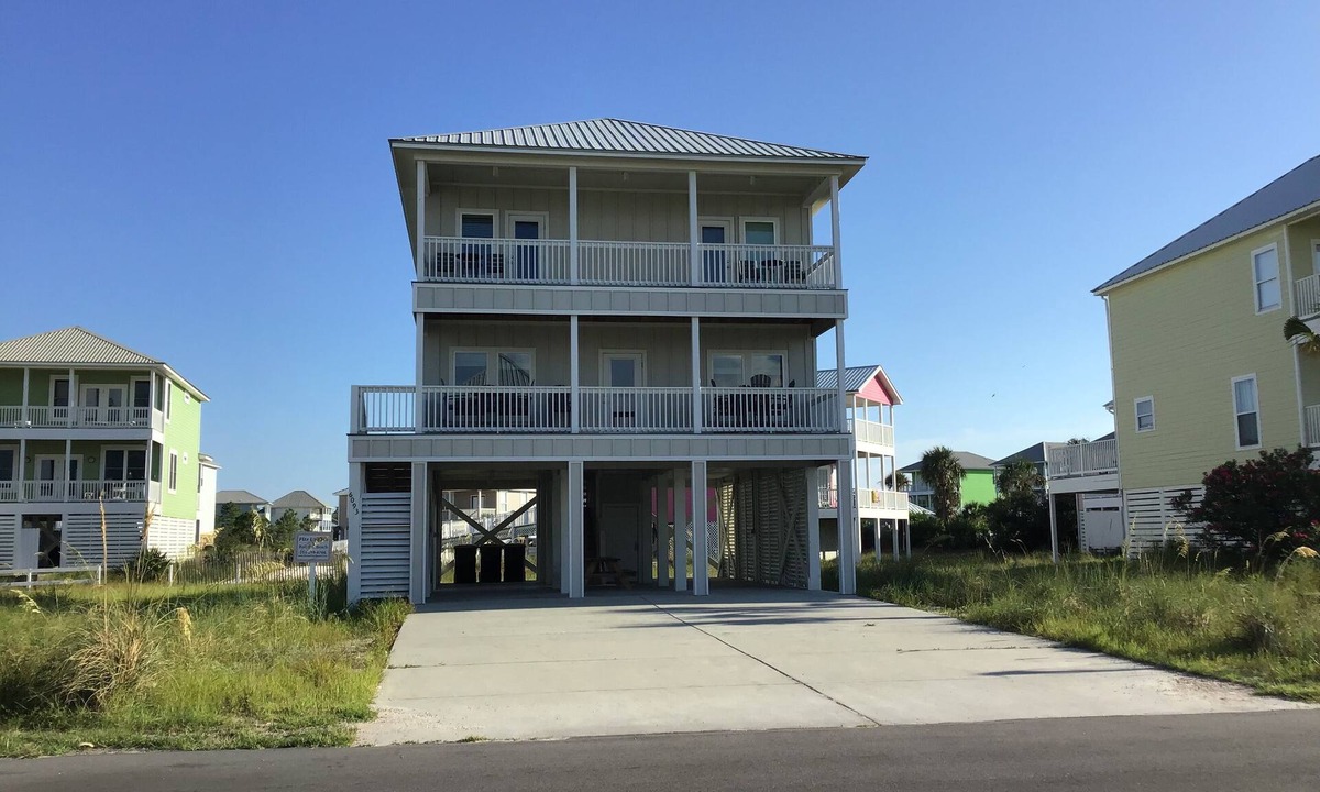 Morgantown House | June 1 - 6 Open! Super Easy Beach Access! Pools & Pickleball!