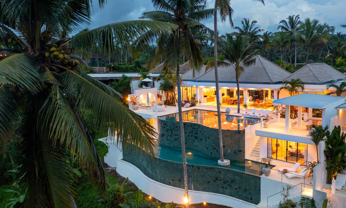 Pejeng Kawan Villa | Jungle & Sunset Views 2 Infinity Pools Luxury Ubud 4BR