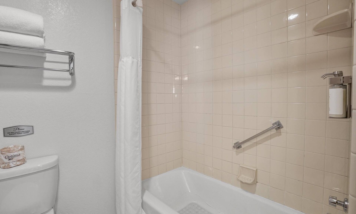 Polson Hotel | Junior Suite, 1 King Bed, Lake View
