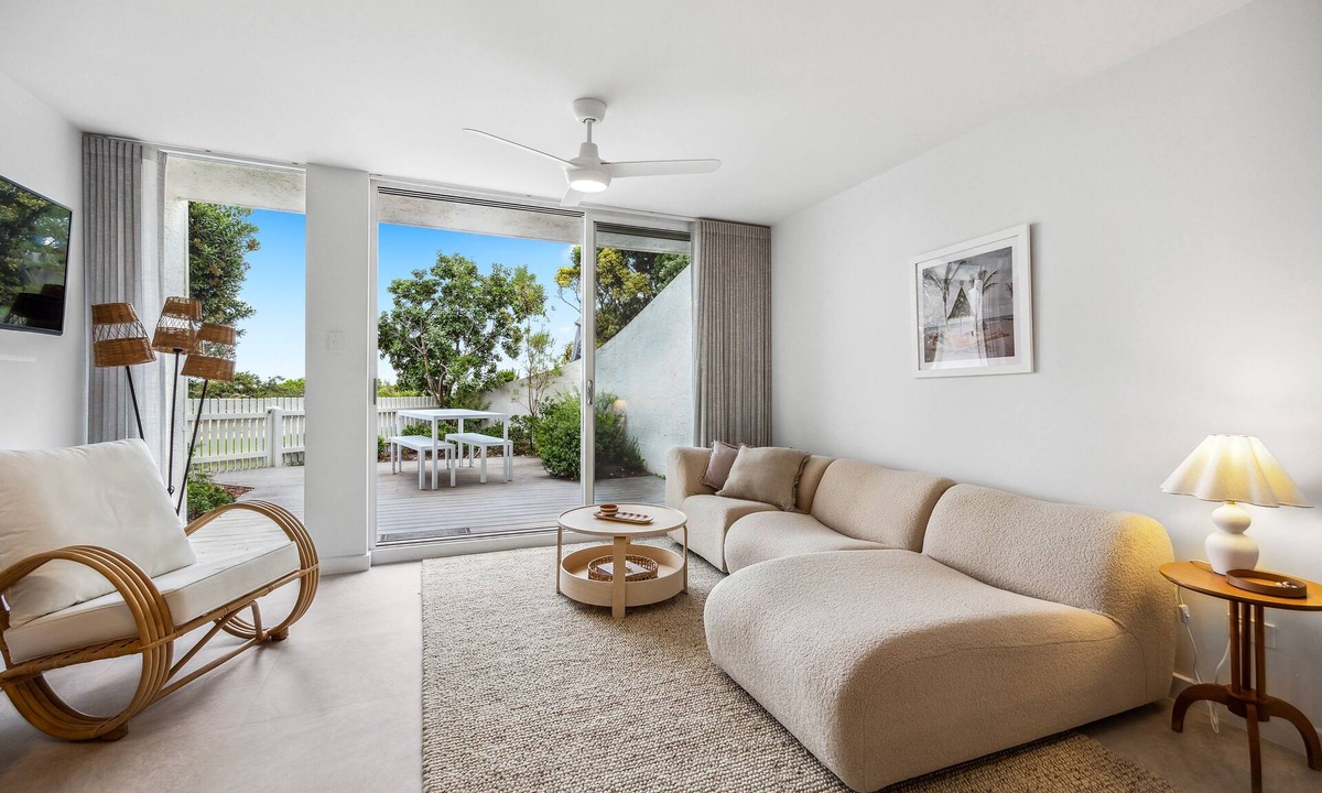Semaphore Park House | Juniper Beachfront Townhouse Semaphore Park