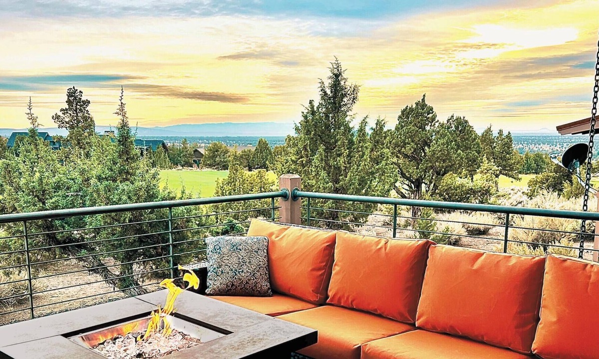 Powell Butte Cabin | Juniper Cabin: 3BD Cabin at Brasada Ranch Resort