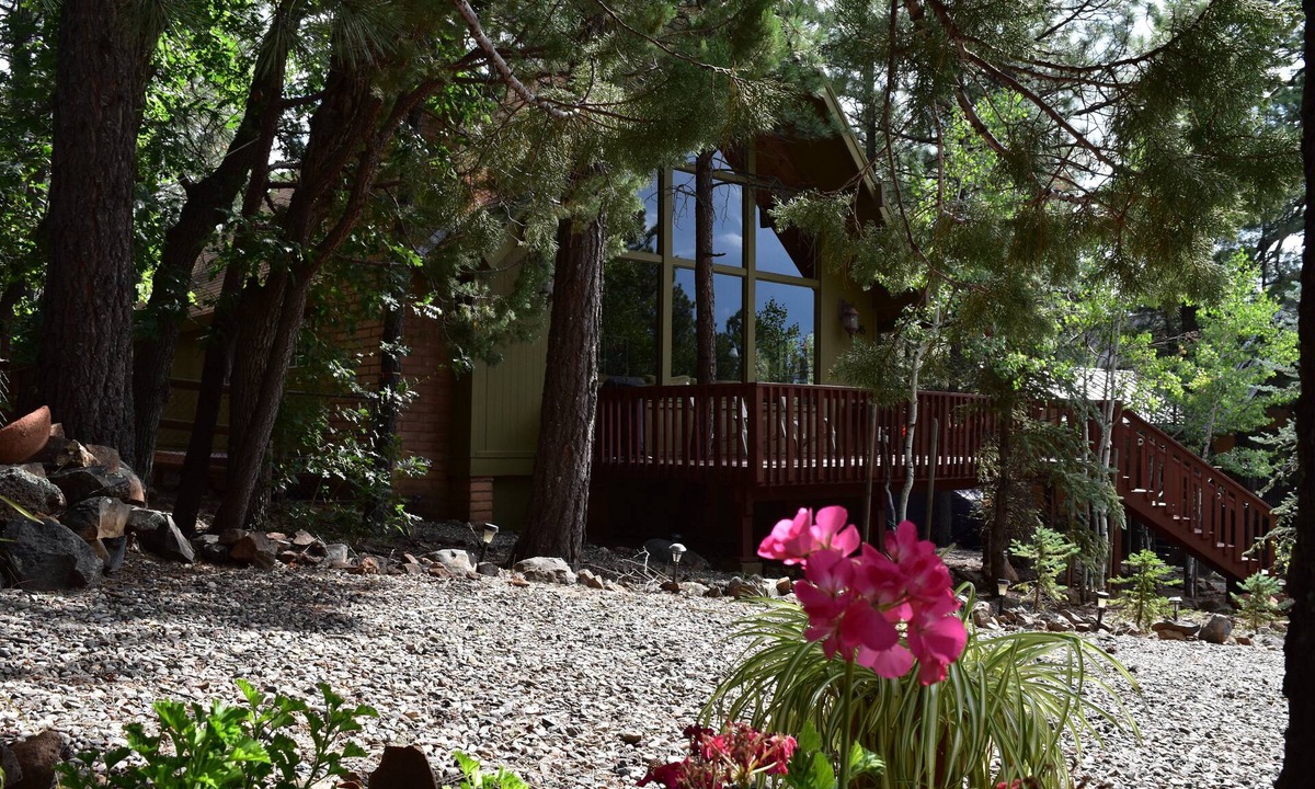 Munds Park Cabin | Juniper Chalet cabin backs to forest