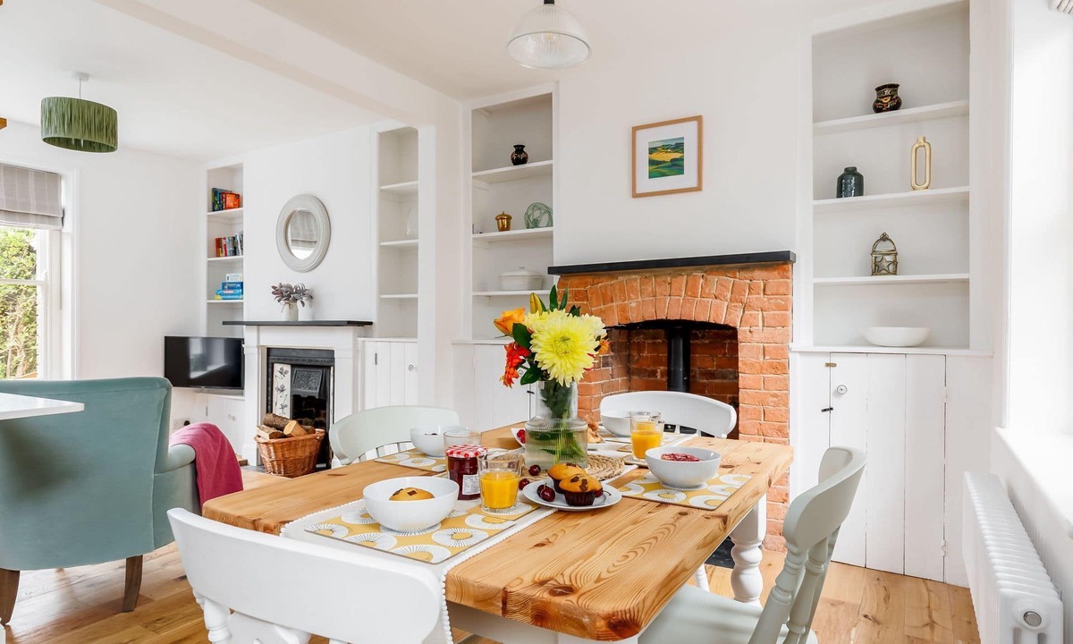 West Lulworth House | Juniper Cottage, Lulworth. Sleeps 5 & Baby