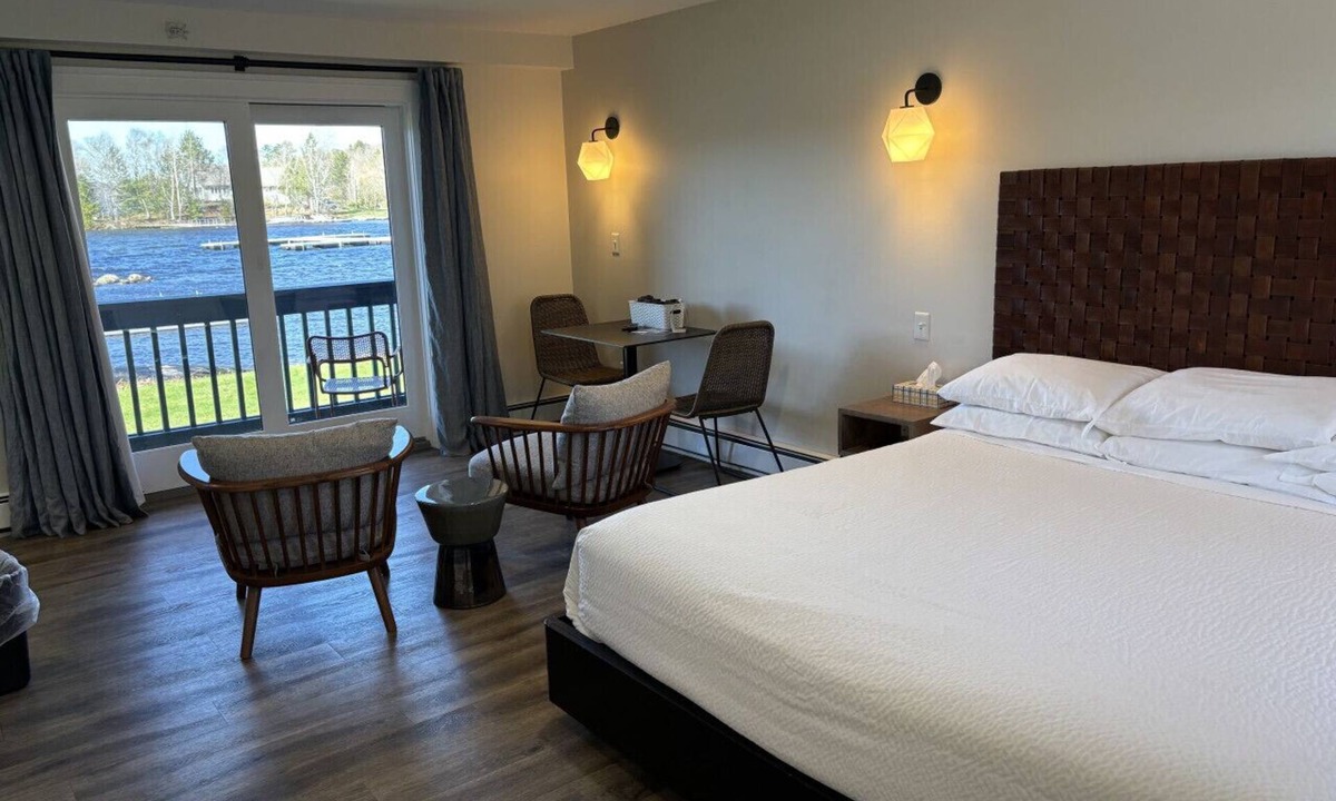 Greenville Junction House | Juniper Motel-Waterfront -King Suite + Cooktop