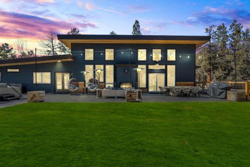 Tumalo House | Juniper River Retreat
