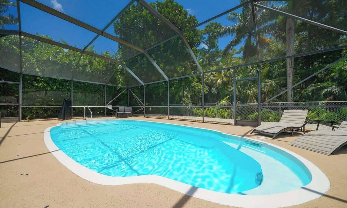 Jupiter Landing House | Jupiter Retreat with Private Pool By Dream Vacation