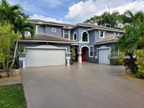 Jupiter Farms Villa | jupiterholidays