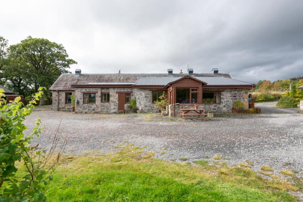 Kingussie House | Jura Cottage