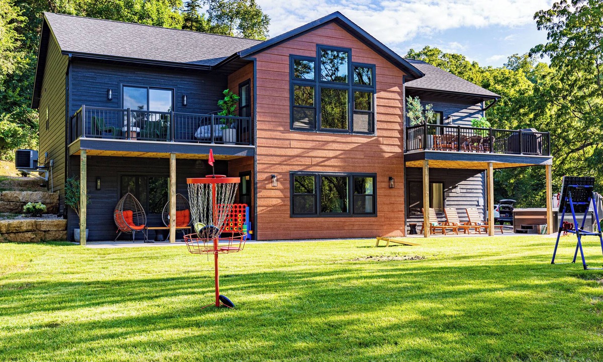 The Galena Territory House | Just a Few Summer Gaps Left/Designer 6BR Getaway/Golf Sim + Theater