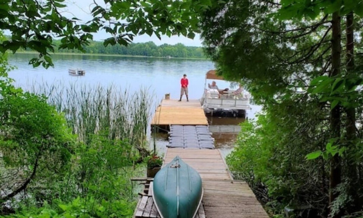 Rideau Lakes Cabin | Just a fishing cabin in the woods.