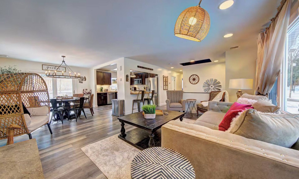 Tafton House | Just another GEM W OPENED Heated POOL & HOT TUB