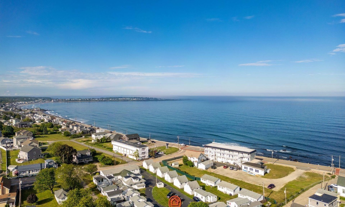 York Harbor House | Just Beachy – Charming Studio!