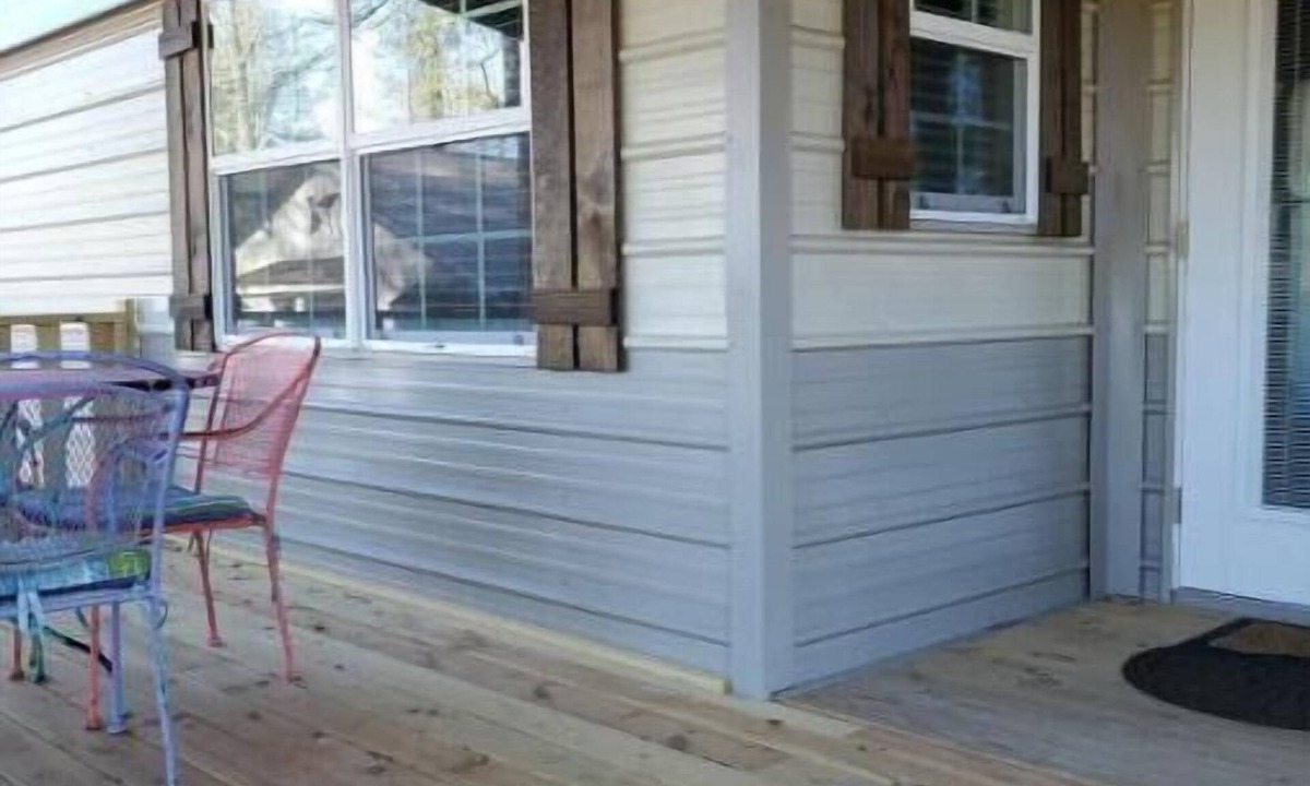 Hillister Cabin | Just Chillin by the Lake