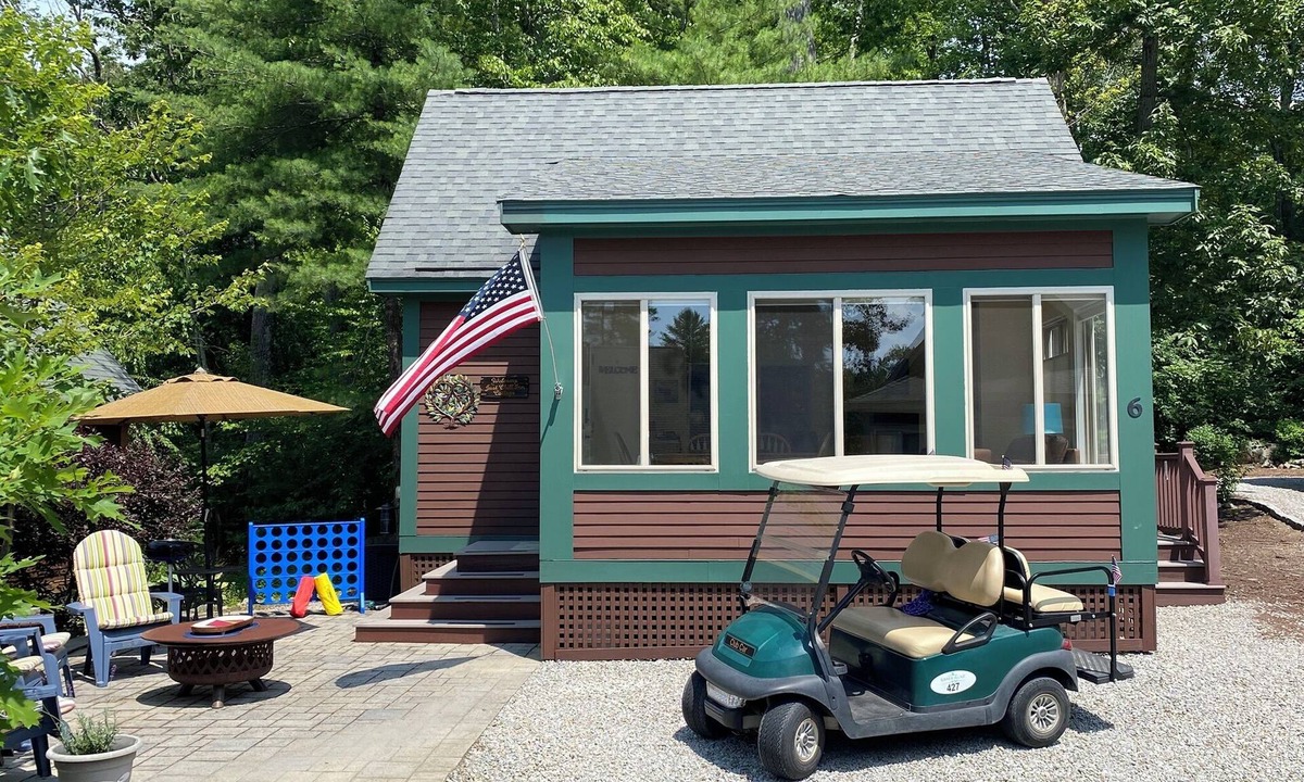 Summer Village Cottage | Just Chill’Inn Cottage - Pools, Beach, Golfcart