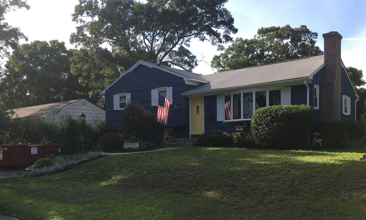 North Kingstown House | Just far enough into RHode Island!