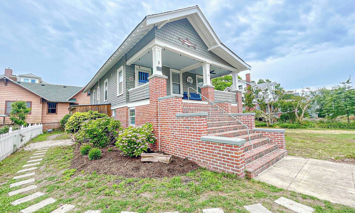 Cape Charles House | Just One House From The Beach Barefoot Bungalow Offers A Sweet Beach Vacation
