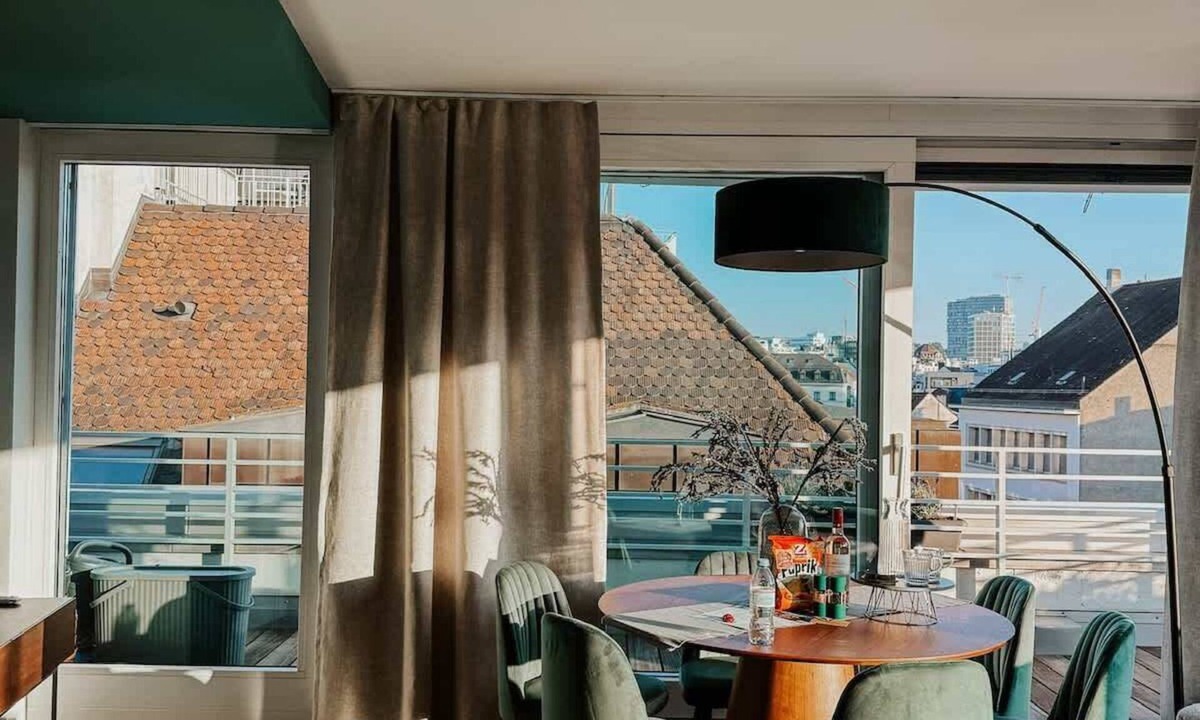 Basel City Centre Apartment | Just Sunny - Rooftop | Balcony | 3 min to Old Town