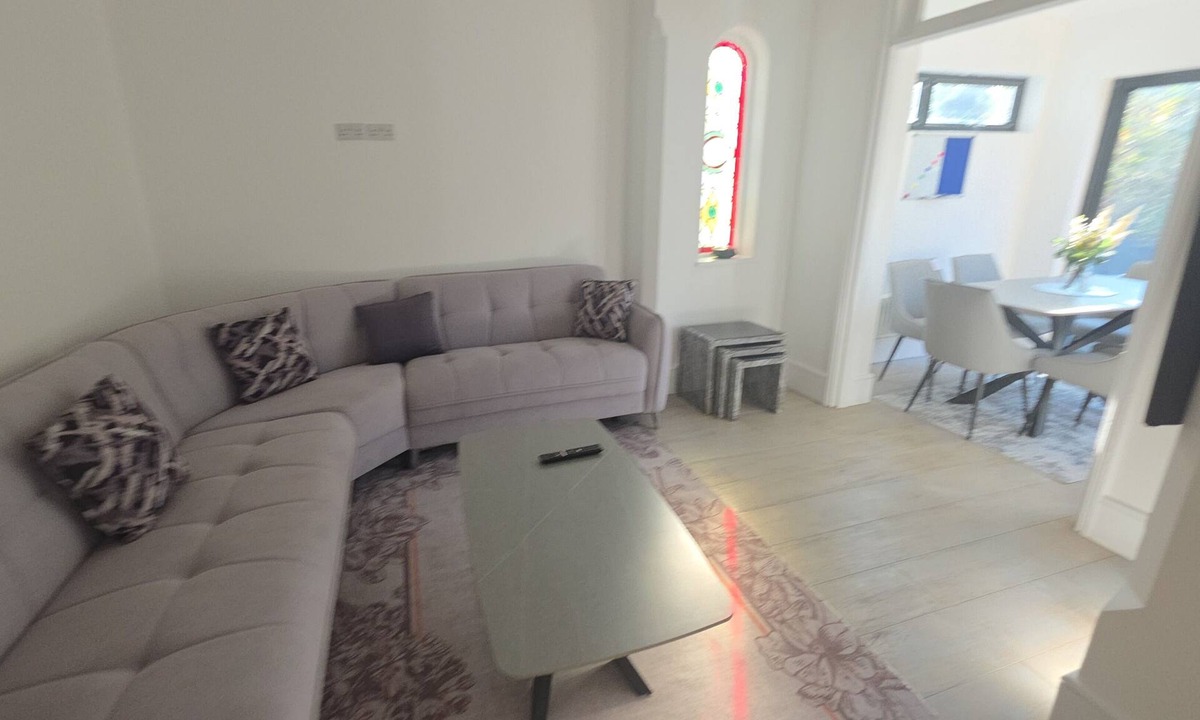 Thornton Heath House | Justin Superb Luxury Stay