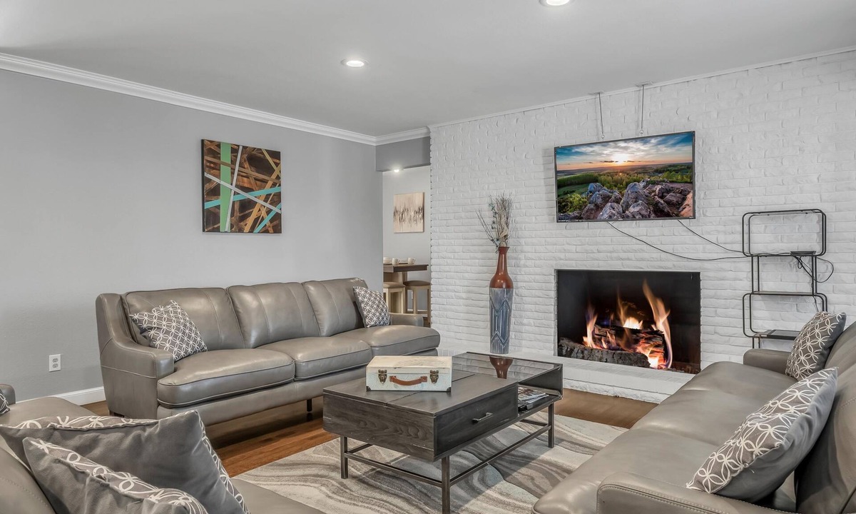 Central Oklahoma City House | JustLikeHome OKC-50th Street Luxury Stay for up to 14