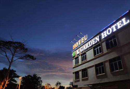 Kampung Permatang Tok Mamat Hotel | K Garden Hotel Parit Buntar
