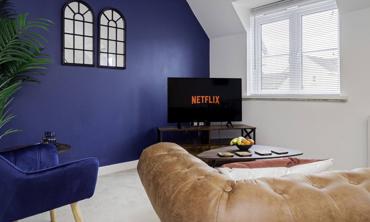 Bridgwater Apartment | K Suites - Cozy 2 bed Apt w/free parking