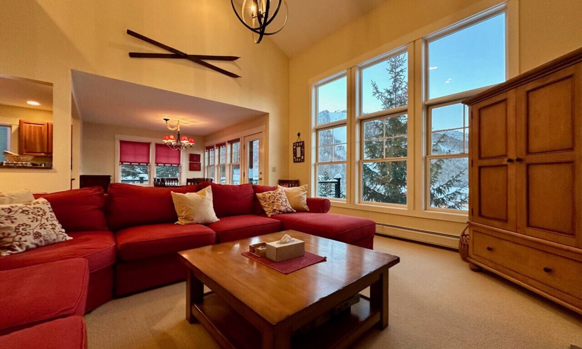Killington Villa | K6 Topridge Unit 30A Slopeside with Private Hot Tub