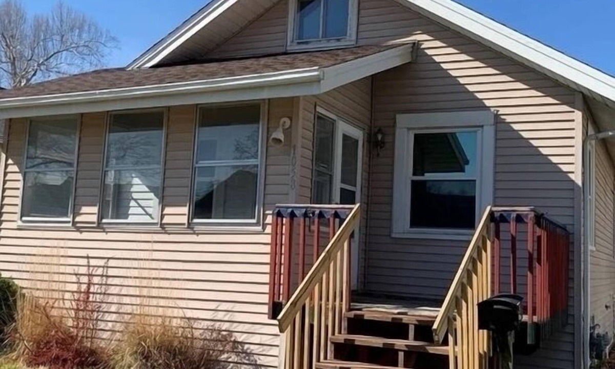 Cedar Rapids - Iowa City House | Kadia’s Place The One Near Ellis and Downtown