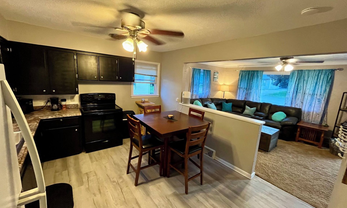 Hiawatha House | Kadia’s Place-The One Near 380 & Everything Else