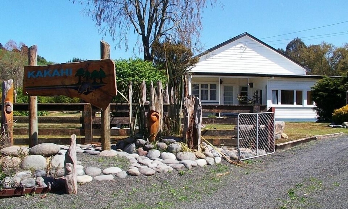 Kakahi House | Kakahi Adventure Lodge