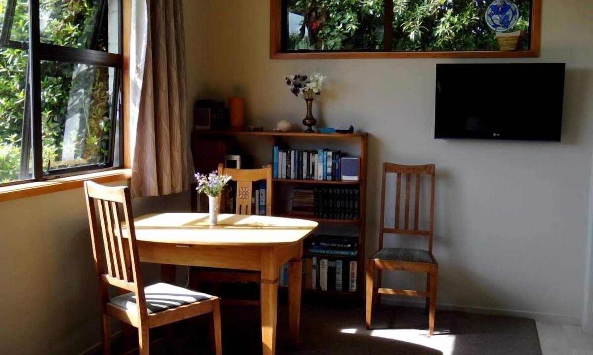 Omokoroa Bed & Breakfast | Kakariki Haven, Omokoroa