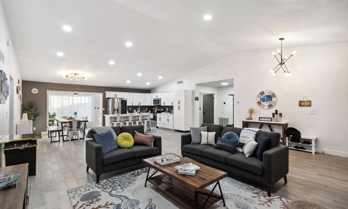 Panorama Place House | Kalani Oasis Paradise with Pool