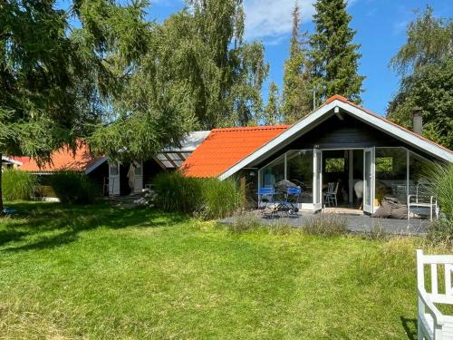 Knubbeløkke House | Kalmar House By Forest And Beach In Lolland