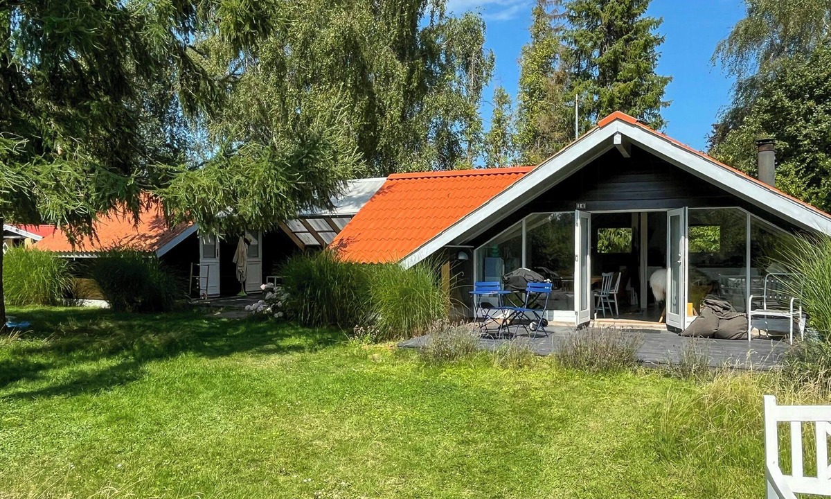 Næsby Strand House | Kalmar house by forest and beach in Lolland