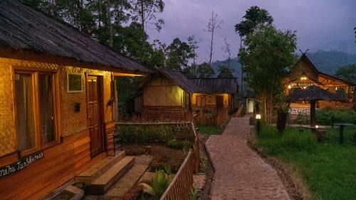 Karamat Wangi House | Kampung Bareto Cottage And Resto