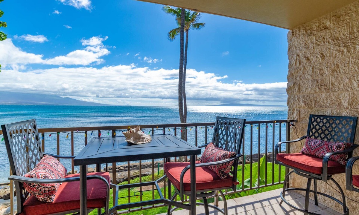 Maalaea Condo | Kanai A Nalu 220 - Direct Oceanfront - “Sale” into Whale Season with Reduced Rates!