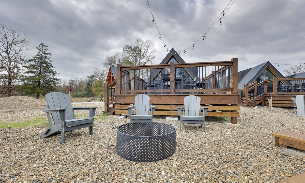 Hochatown Cabin | Kanin (Rabbit-Tiny Cabin-The Alps of Hochatown-Hot Tub-SLPS4