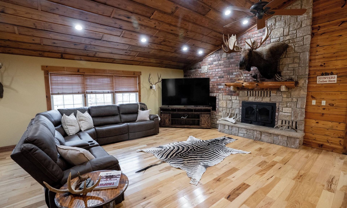 Bourbon County Cabin | Kansas Hunting Lodge