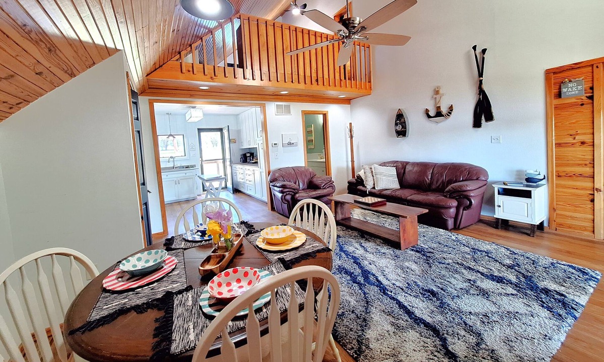 Anthony Cabin | Kansas Lake House With Private Boat Dock