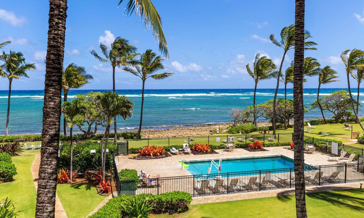 Wailua Condo | Kapaa Shore Ocean & Pool View Condo