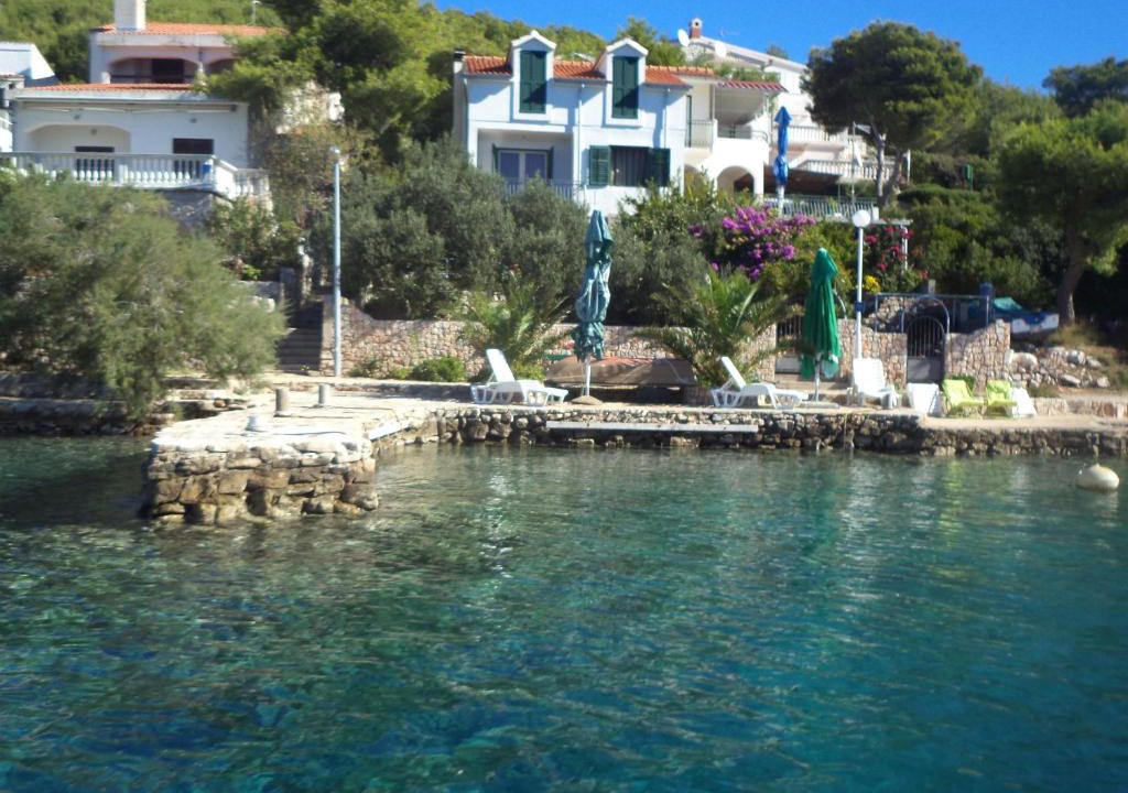 Kaprije Apartment | Kaprije Apartment Sleeps 2 Air Con WiFi