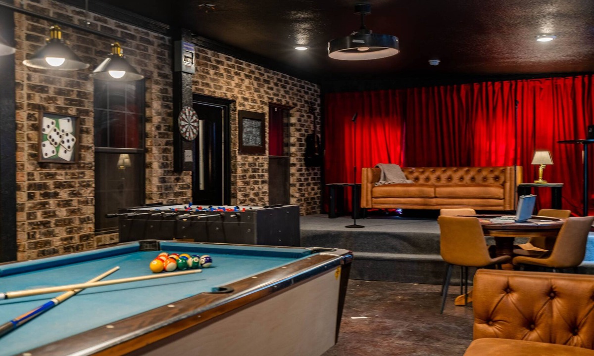 Odessa House | Karaoke Bar+Poker Table in Game Room | Sleeps 10
