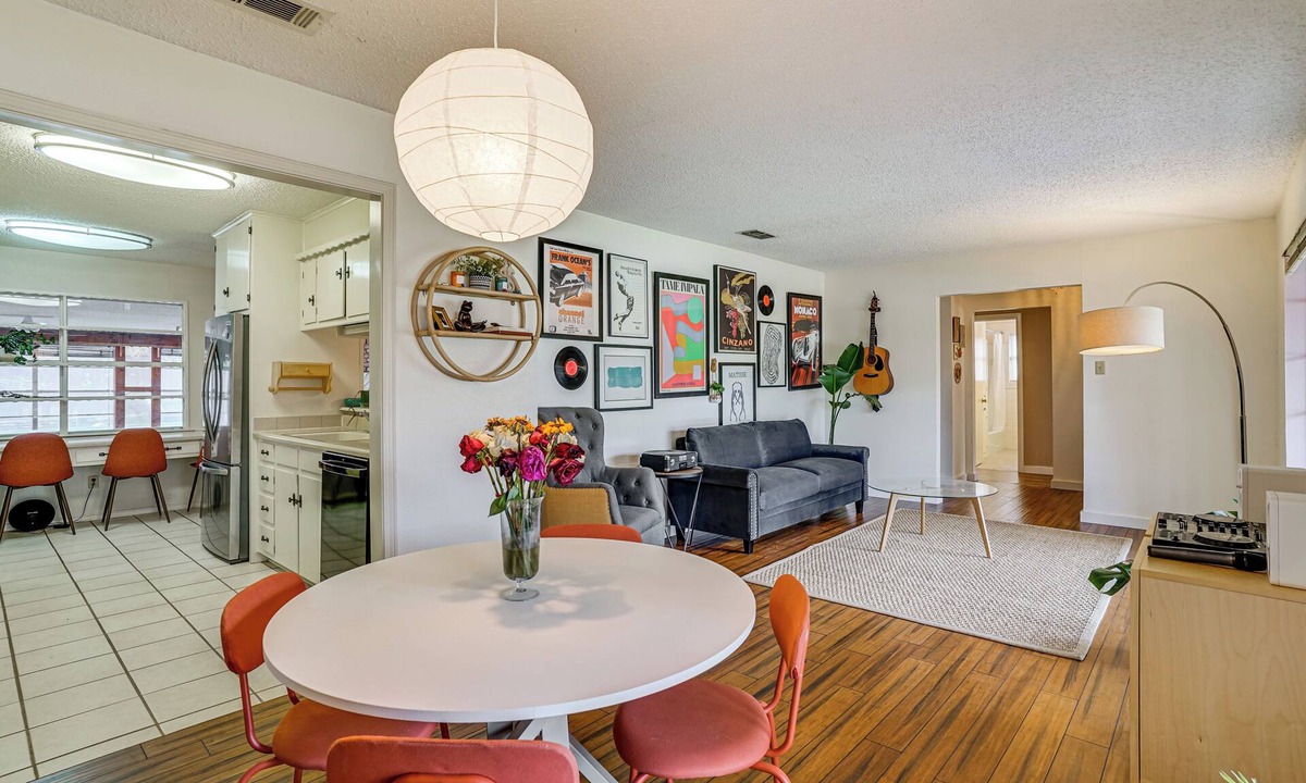 Tarrant County House | Karaoke Ready! Fort Worth Area Home