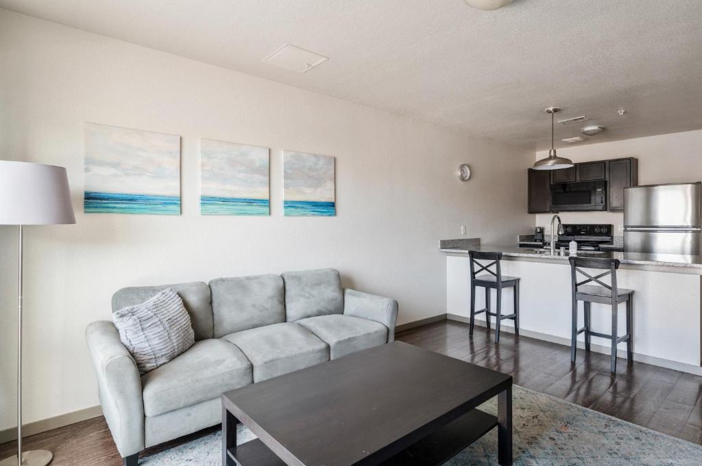 Prospect Park Apartment | Kasa University Avenue Minneapolis